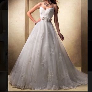 Maggie Sottero wedding dress “ jayla” in size 6